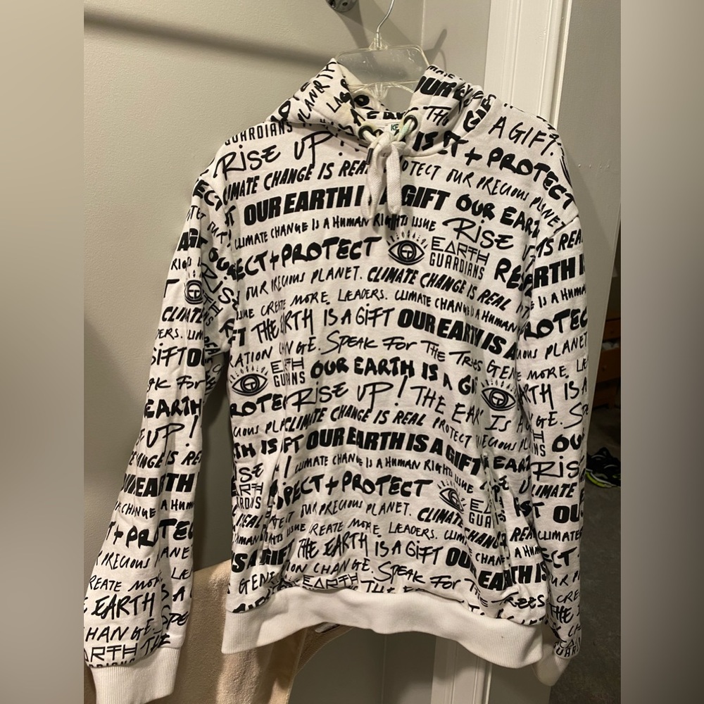 Kenzo sweater, doesn’t fit me anymore